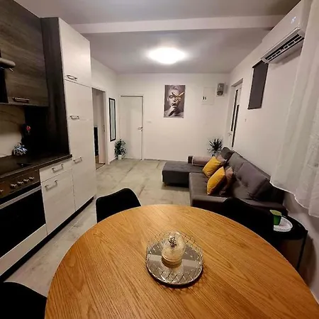 La Paulina's Iii Apartmán *