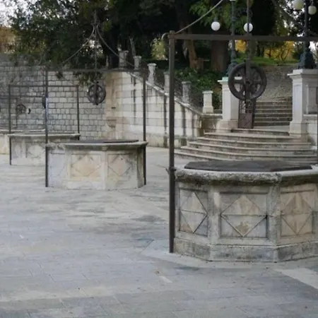 La Paulina's Iii